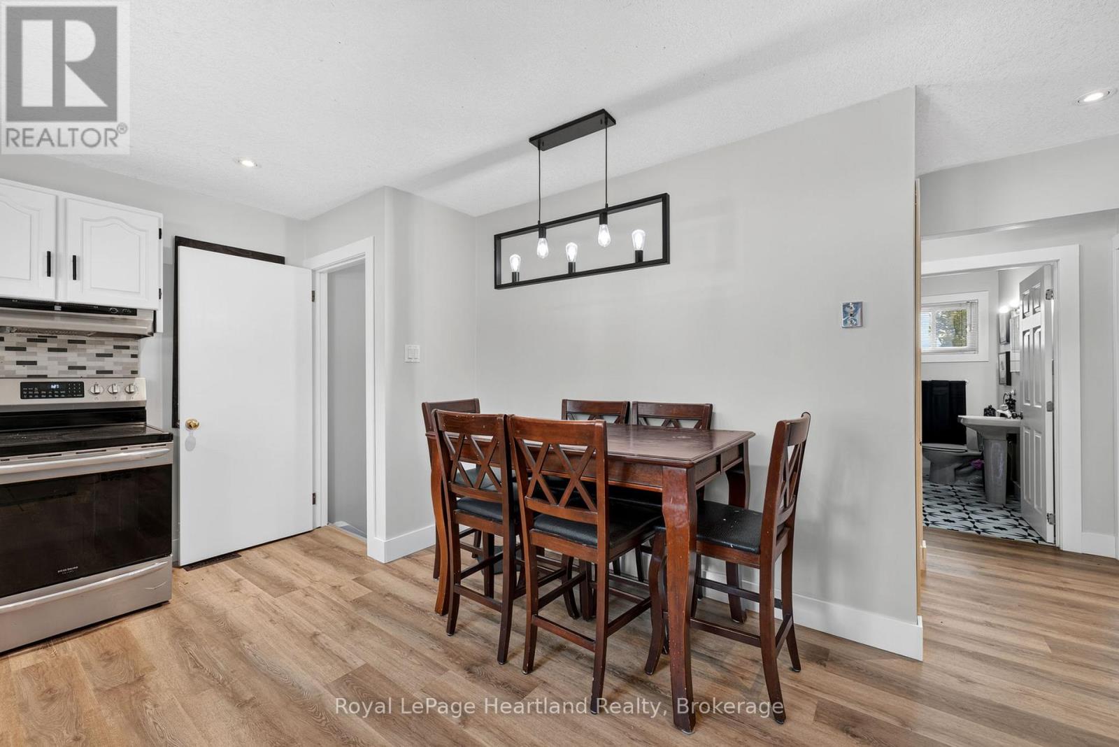 240 Elm Avenue N, North Perth, Ontario  N4W 3E8 - Photo 11 - X13532412