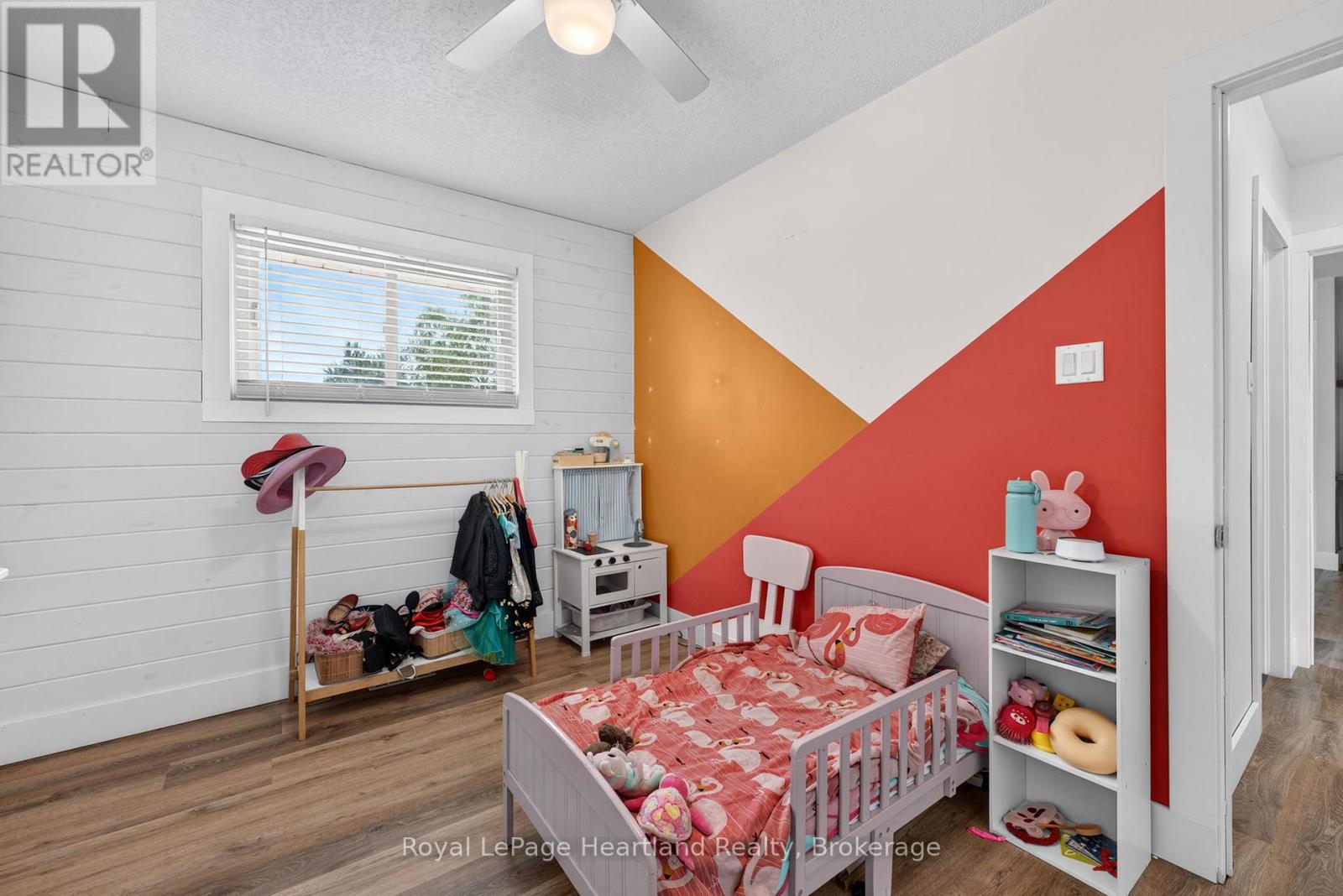 240 Elm Avenue N, North Perth, Ontario  N4W 3E8 - Photo 16 - X13532412