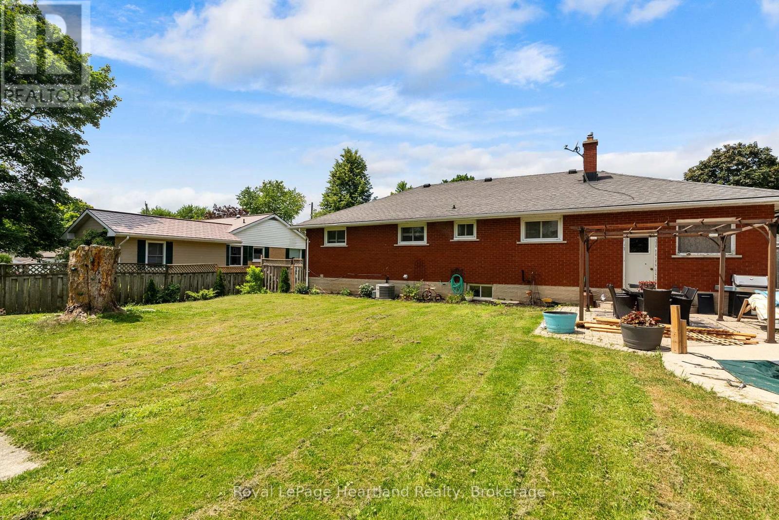 240 Elm Avenue N, North Perth, Ontario  N4W 3E8 - Photo 29 - X13532412