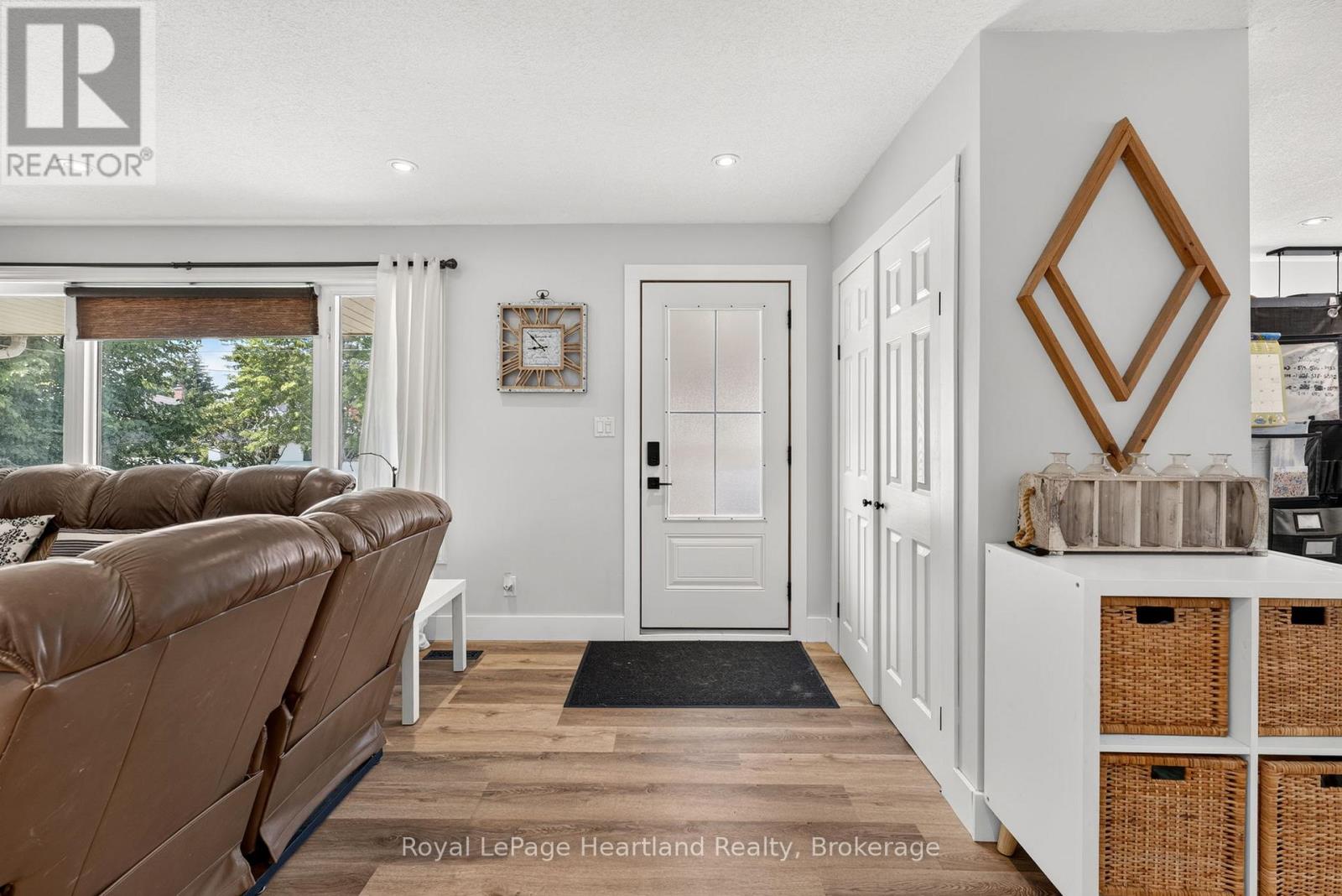 240 Elm Avenue N, North Perth, Ontario  N4W 3E8 - Photo 3 - X13532412