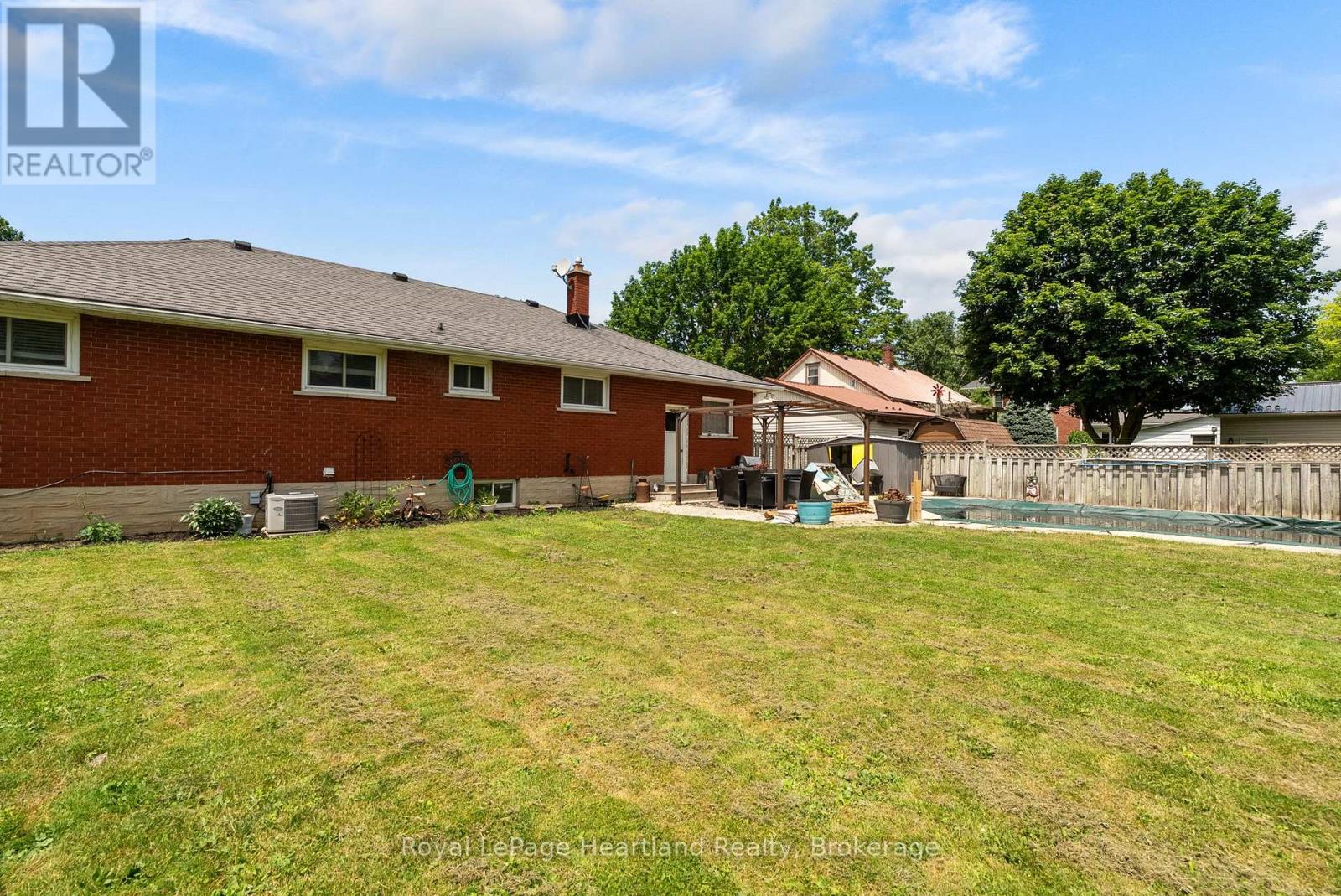 240 Elm Avenue N, North Perth, Ontario  N4W 3E8 - Photo 30 - X13532412