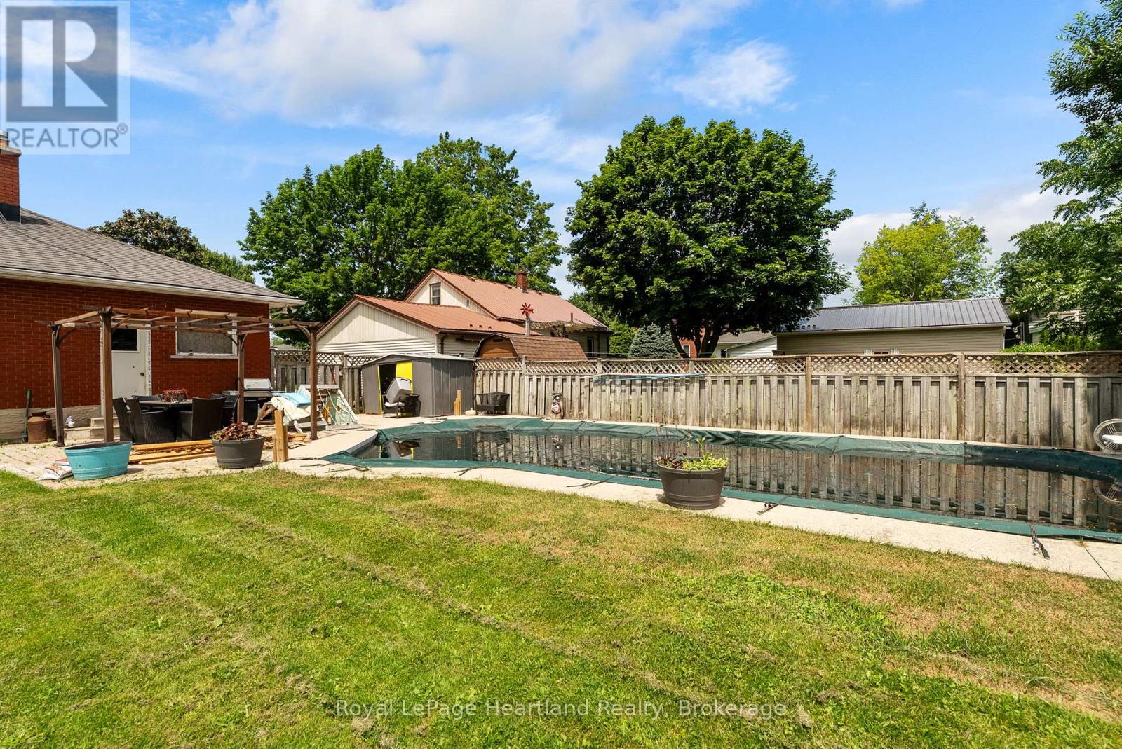 240 Elm Avenue N, North Perth, Ontario  N4W 3E8 - Photo 34 - X13532412
