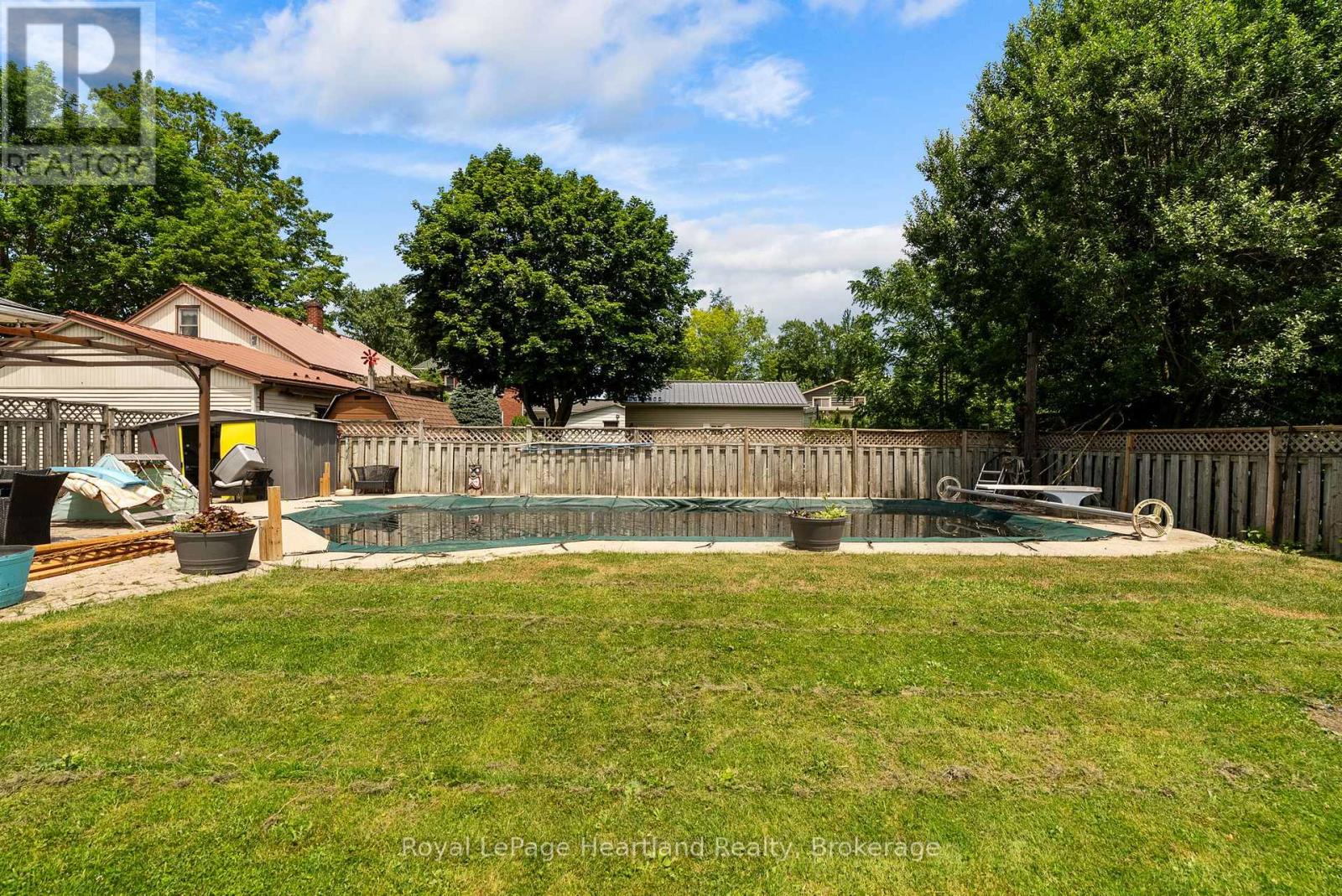 240 Elm Avenue N, North Perth, Ontario  N4W 3E8 - Photo 35 - X13532412