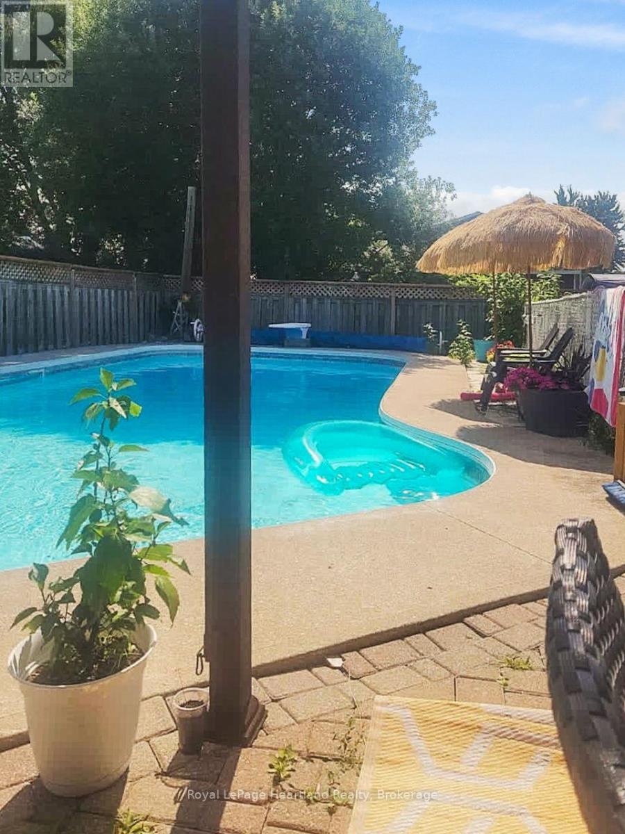 240 Elm Avenue N, North Perth, Ontario  N4W 3E8 - Photo 37 - X13532412