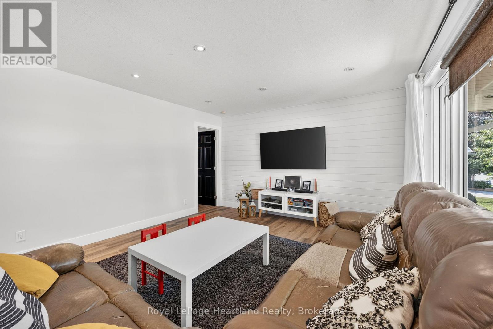 240 Elm Avenue N, North Perth, Ontario  N4W 3E8 - Photo 6 - X13532412