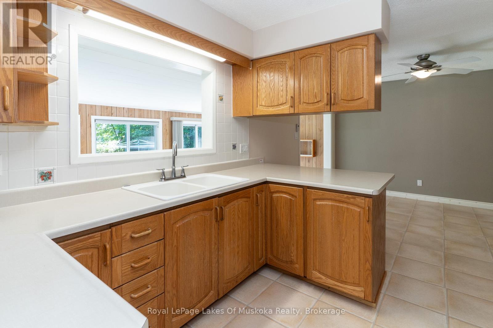 130 Robinson Avenue, Gravenhurst, Ontario  P1P 1R5 - Photo 13 - X13532484