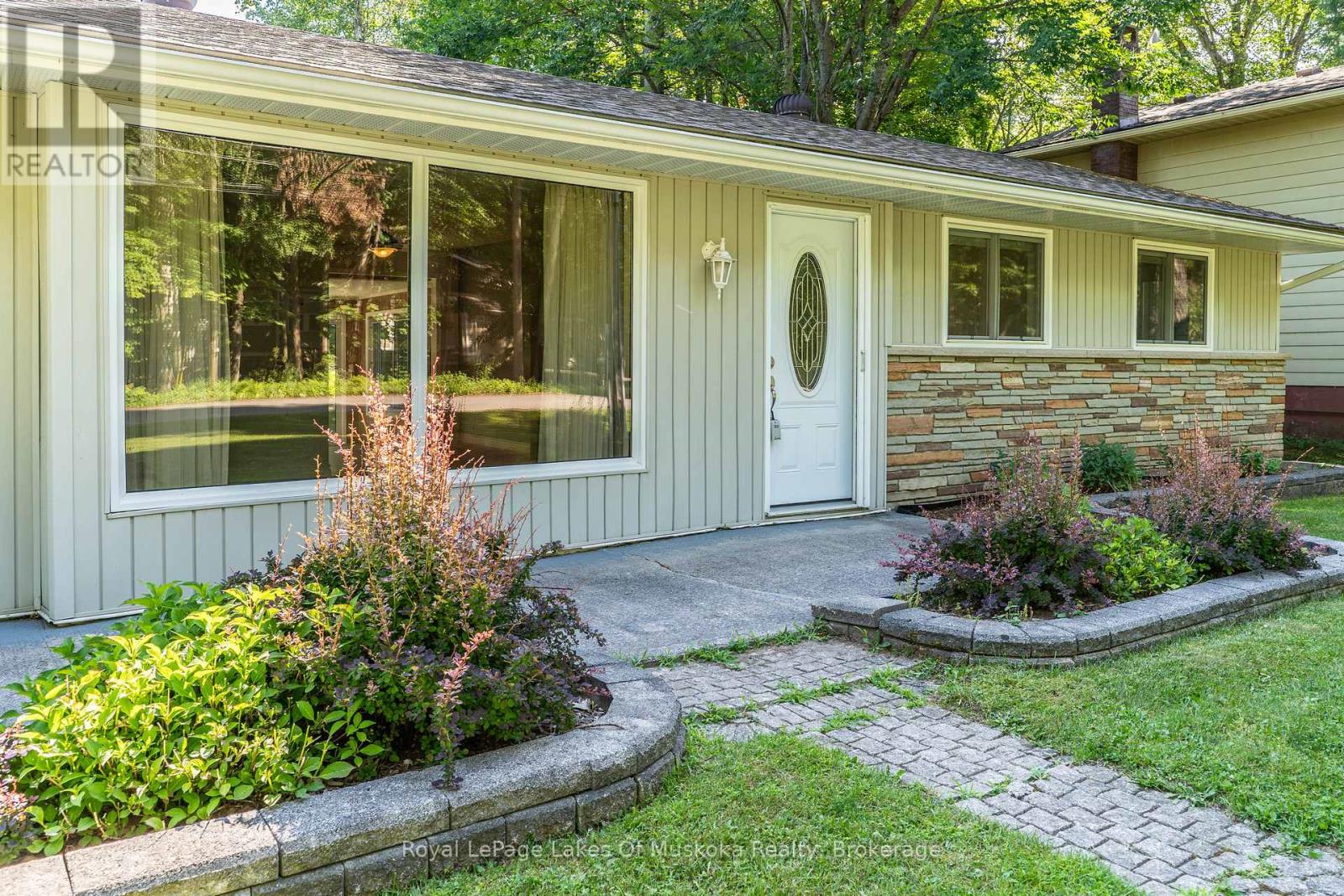 130 Robinson Avenue, Gravenhurst, Ontario  P1P 1R5 - Photo 4 - X13532484