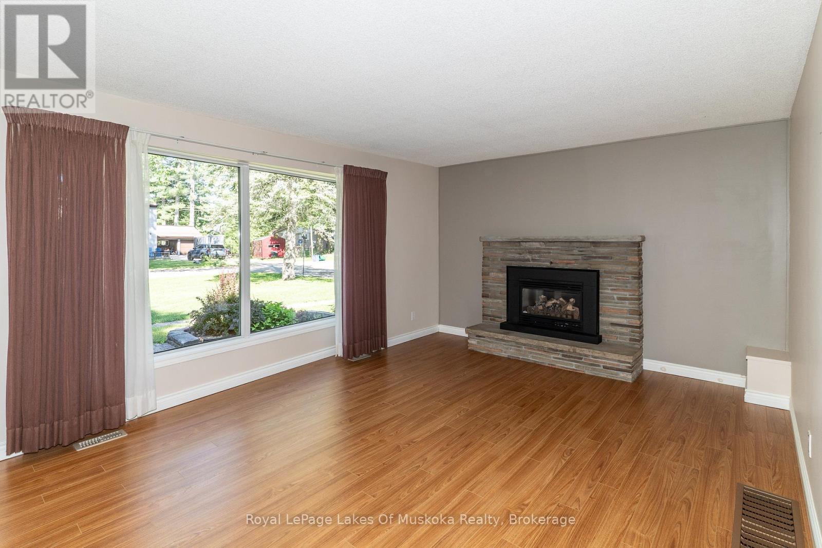 130 Robinson Avenue, Gravenhurst, Ontario  P1P 1R5 - Photo 7 - X13532484