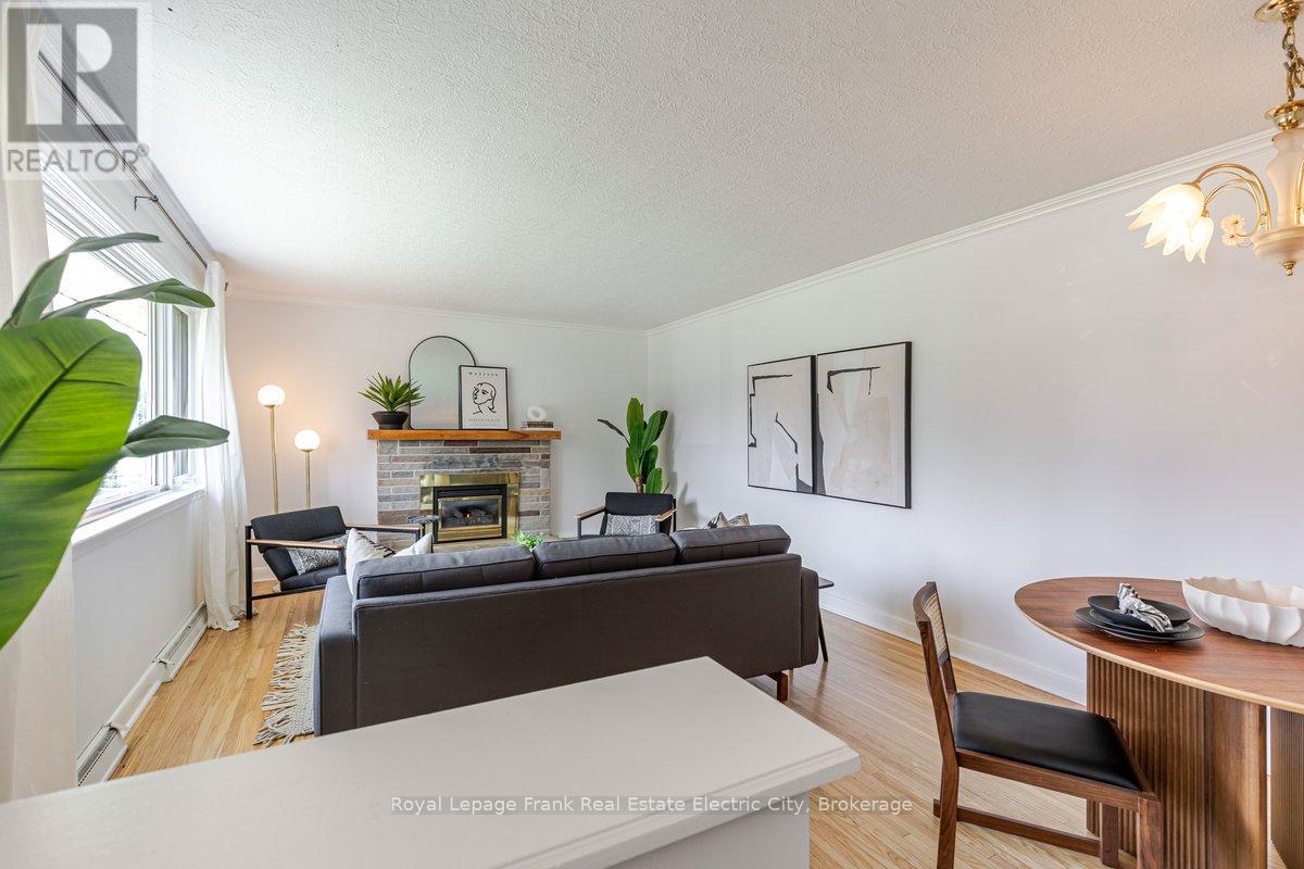 638 Crawford Drive, Peterborough, Ontario  K9J 3W7 - Photo 4 - X13532344