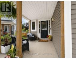 114 ZACHARY PLACE, Whitby, Ontario