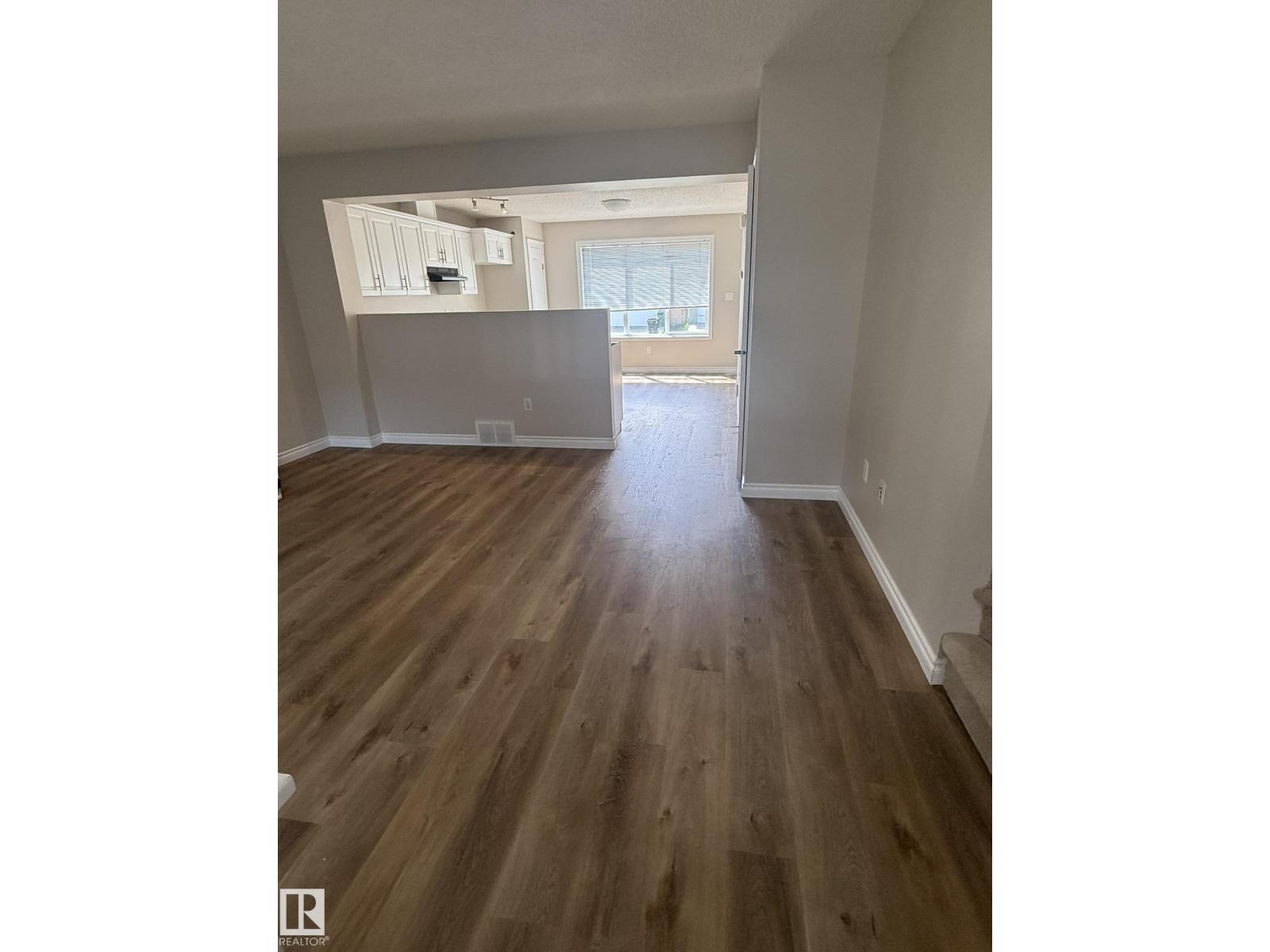 8305 Ellis Cr NW NW, Edmonton, Alberta  T6M 2N5 - Photo 4 - E4497426