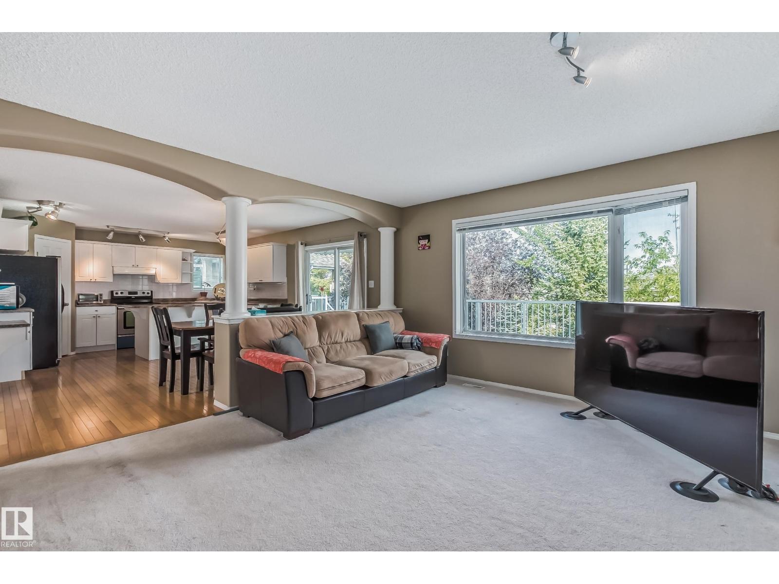 347 Hunters Ru NW, Edmonton, Alberta  T6R 2N9 - Photo 14 - E4497428