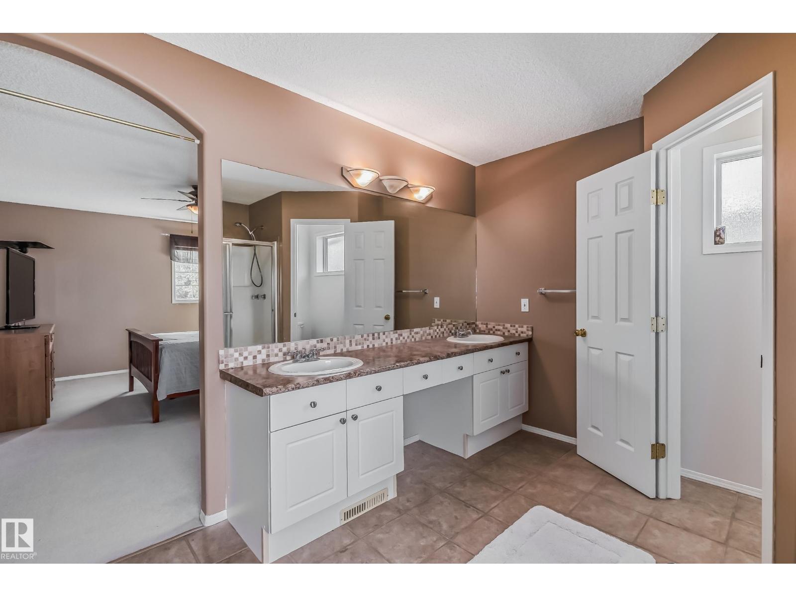347 Hunters Ru NW, Edmonton, Alberta  T6R 2N9 - Photo 24 - E4497428