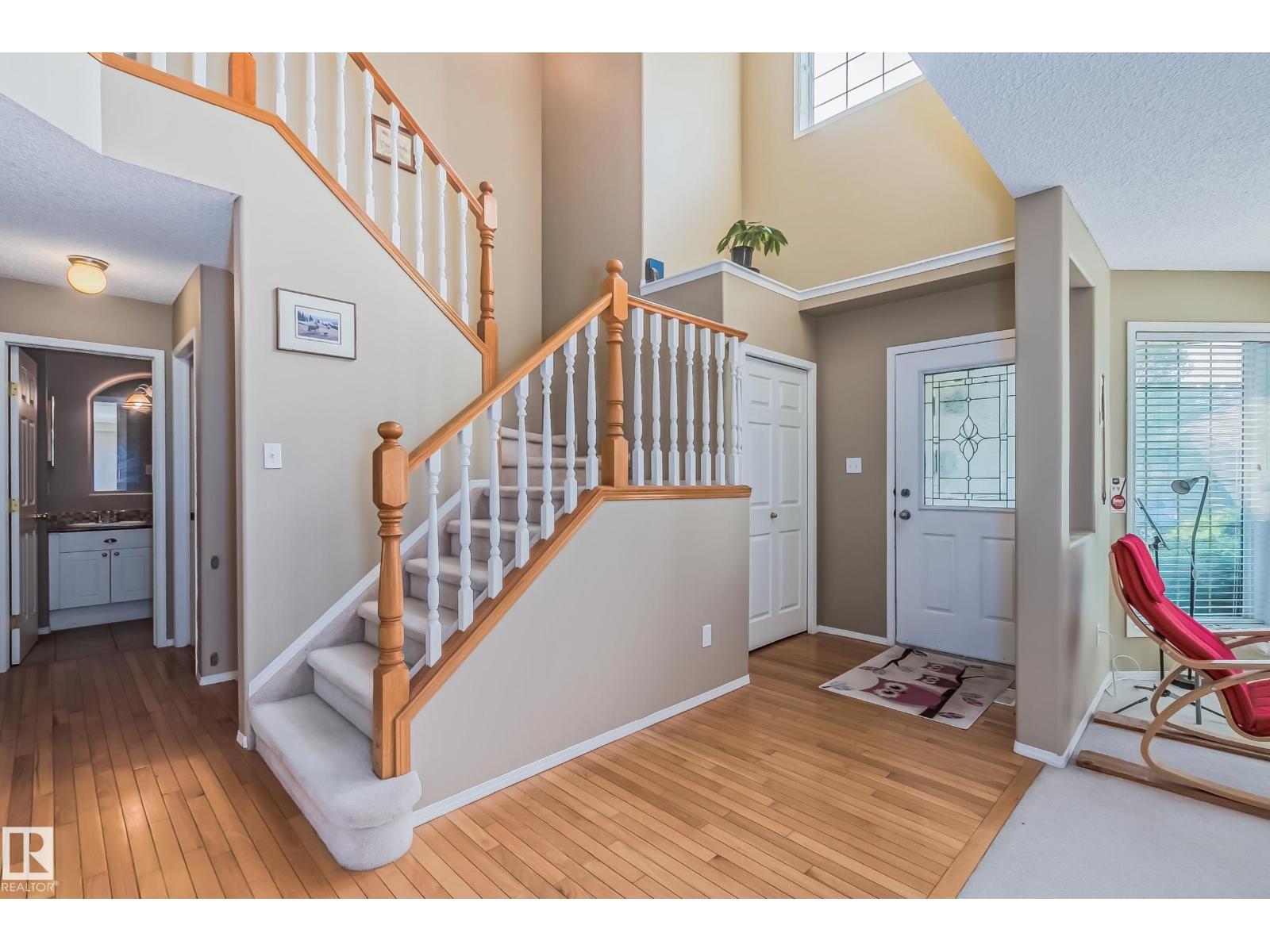 347 Hunters Ru NW, Edmonton, Alberta  T6R 2N9 - Photo 4 - E4497428