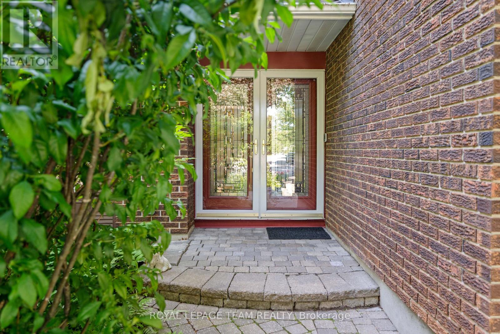 36 Glendenning Drive, Ottawa, Ontario  K2H 7Y9 - Photo 2 - X13532414
