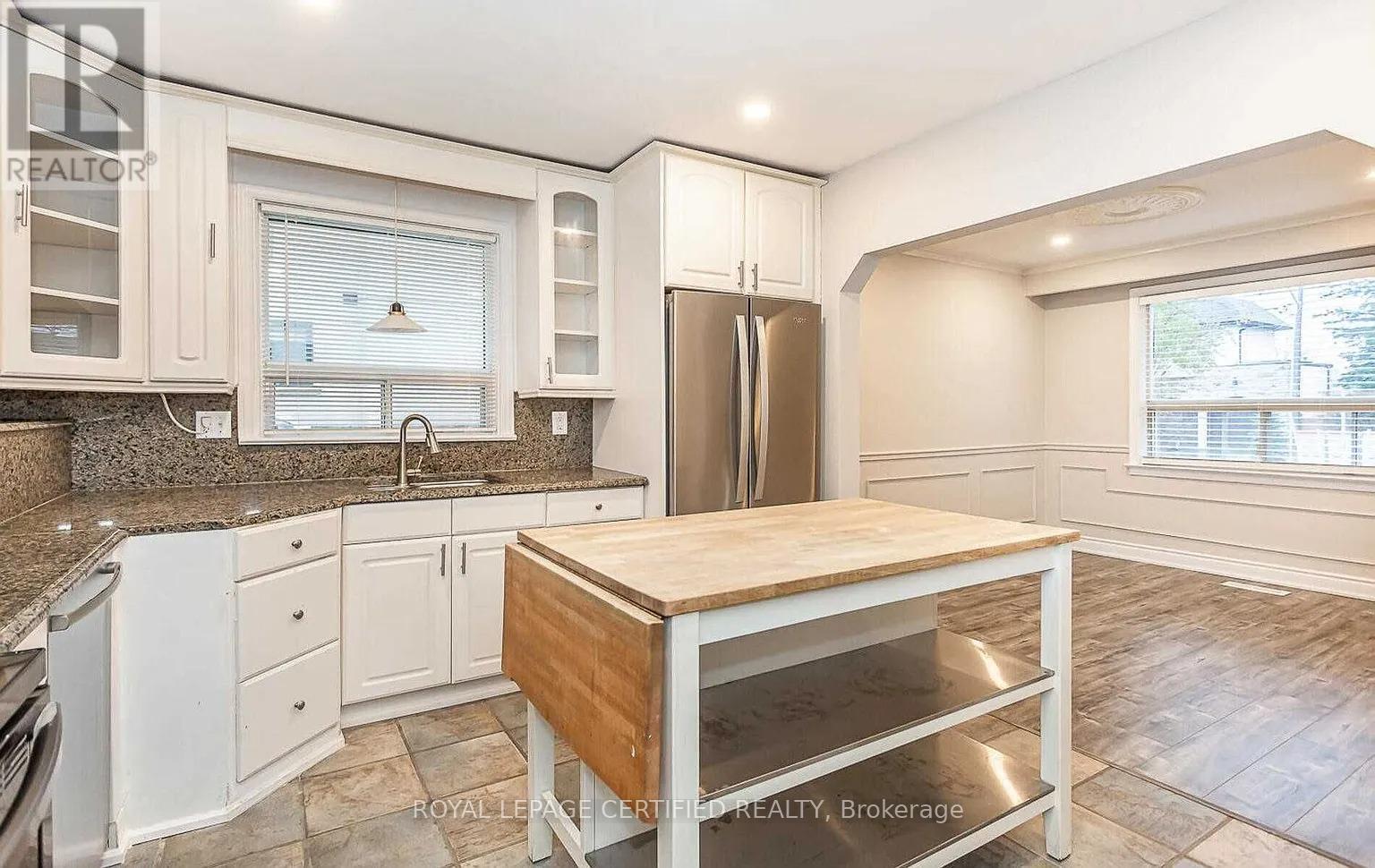 481 Sandmere Place, Oakville, Ontario  L6L 4G5 - Photo 8 - W13532384