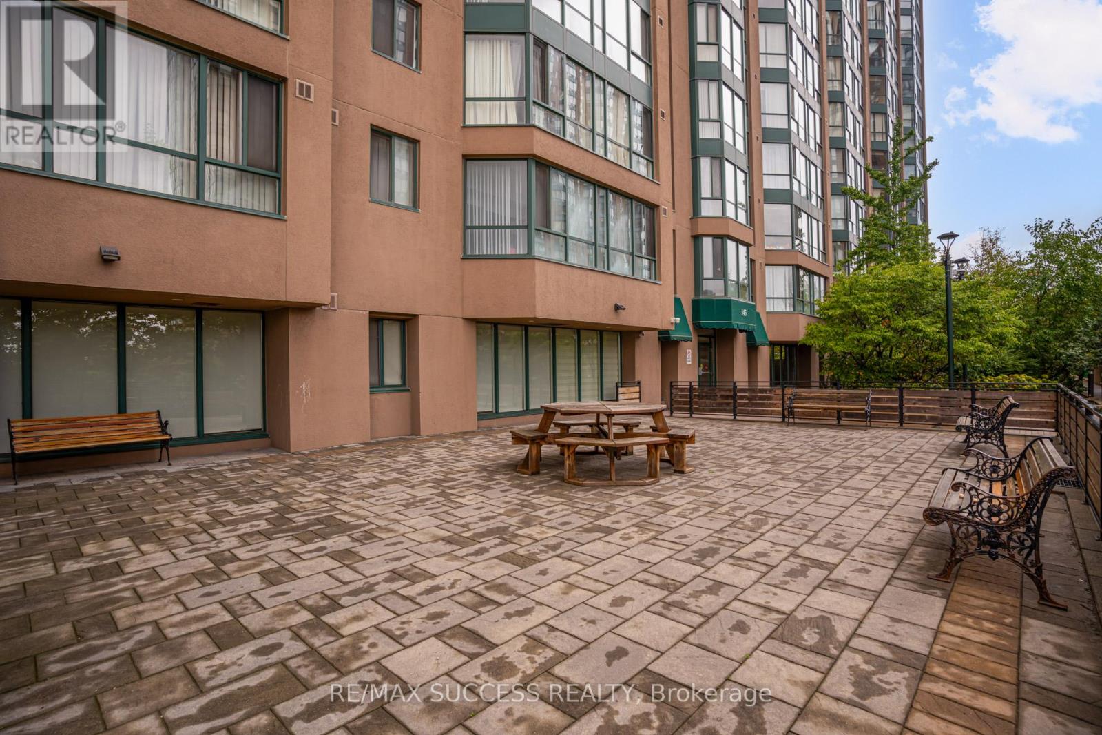 713 - 145 Hillcrest Avenue, Mississauga, Ontario  L5B 3Z1 - Photo 8 - W13532468