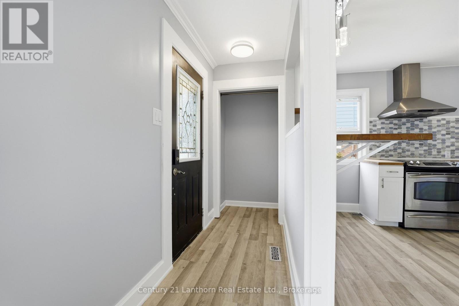 63 Fourth Avenue, Quinte West, Ontario  K8V 5N5 - Photo 3 - X13465864