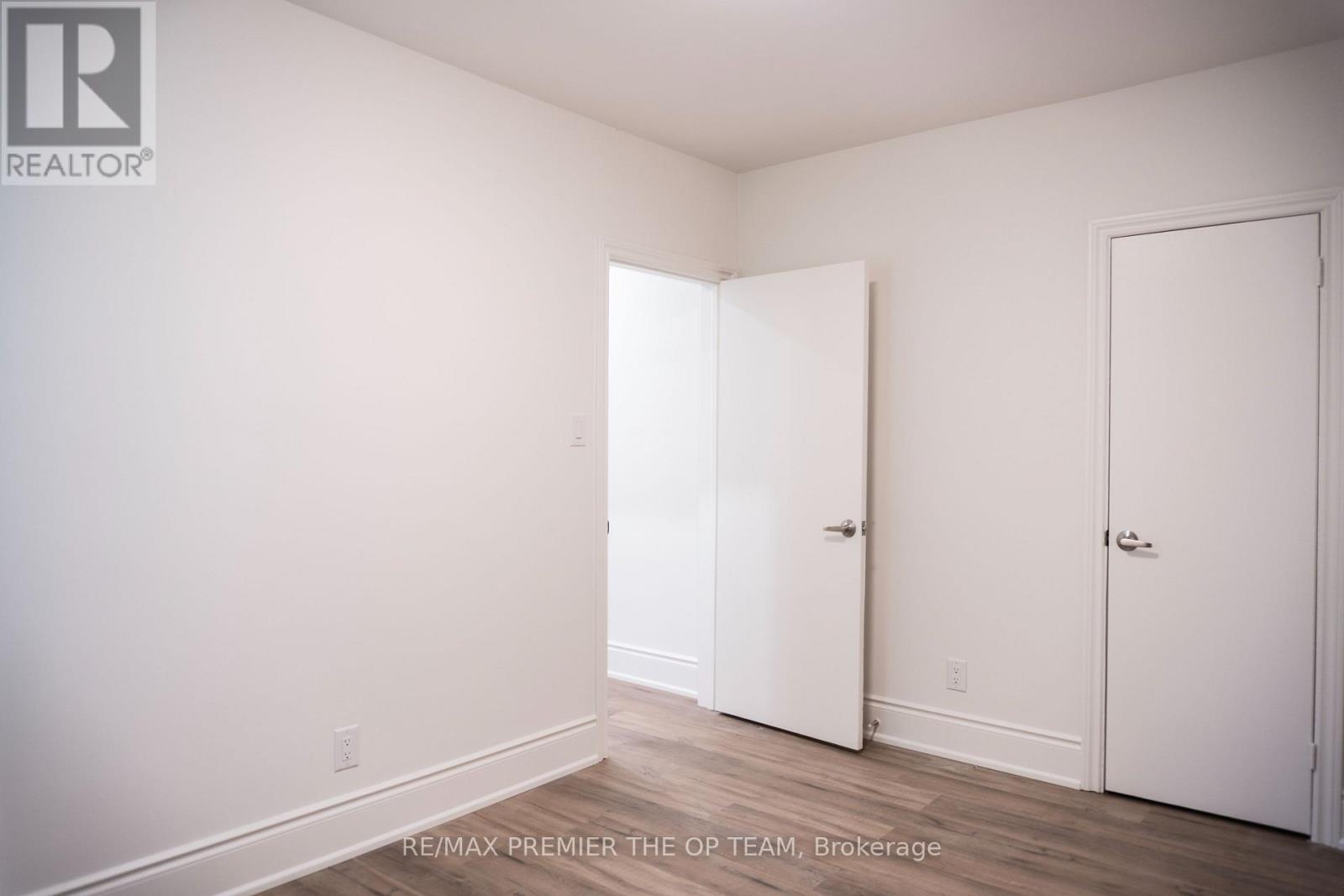 148 Martin Grove Road, Toronto, Ontario  M9B 4K9 - Photo 7 - W12951476