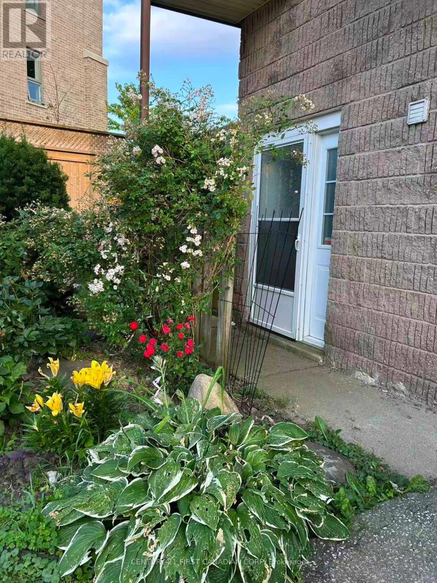 17 - 40 Fairfax Court, London North, Ontario  N6G 3Y3 - Photo 2 - X13532640