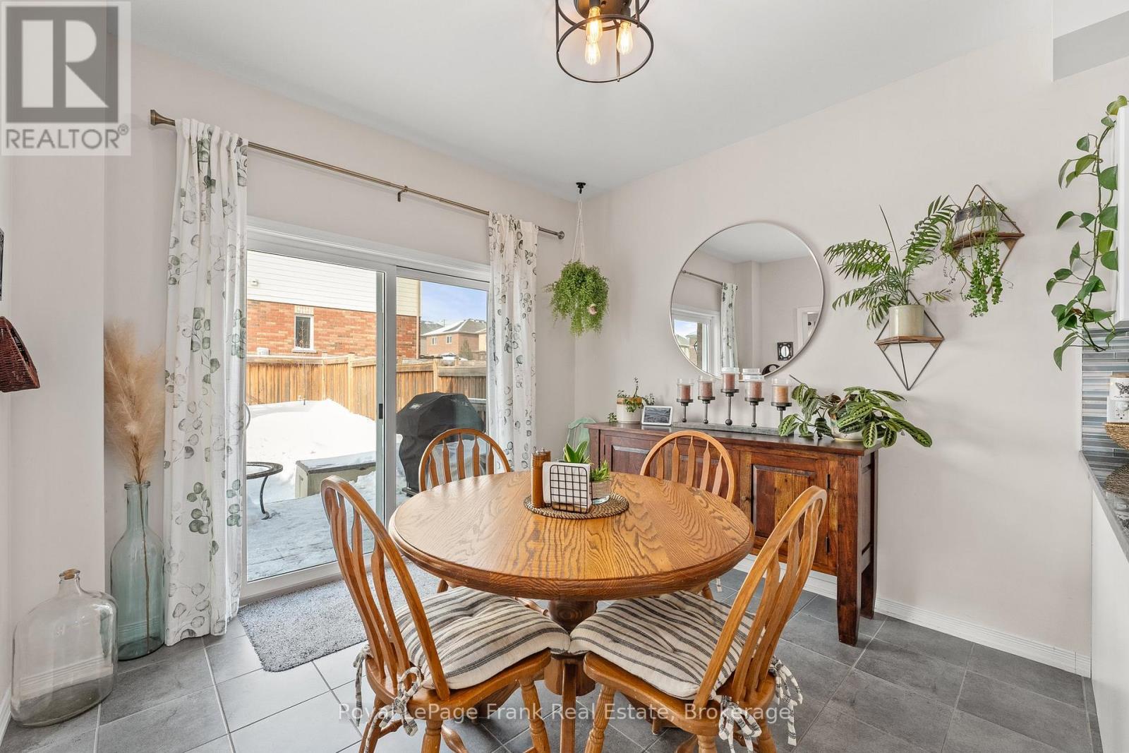 2086 Galloway Street, Innisfil, Ontario  L9S 4B7 - Photo 10 - N13532842