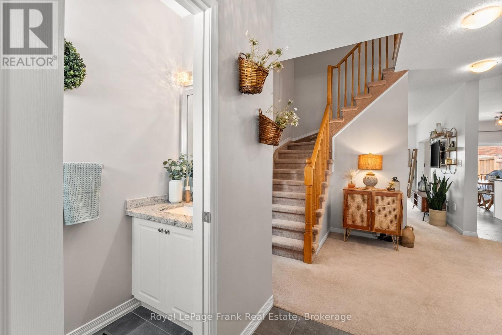 2086 Galloway Street, Innisfil, Ontario  L9S 4B7 - Photo 4 - N13532842