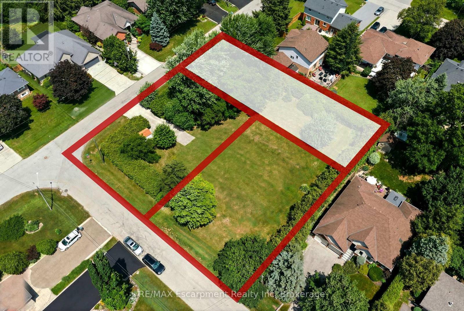 8 NORTHLAWN AVENUE, Hamilton, Ontario