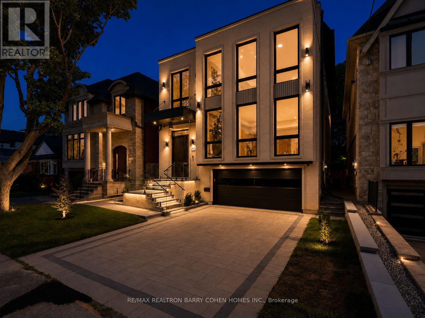 243 FLORENCE AVENUE, Toronto (Lansing-Westgate)