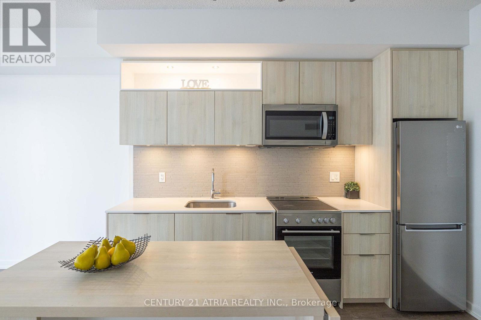 2011 - 50 Forest Manor Road, Toronto, Ontario  M2J 0E3 - Photo 4 - C13532590