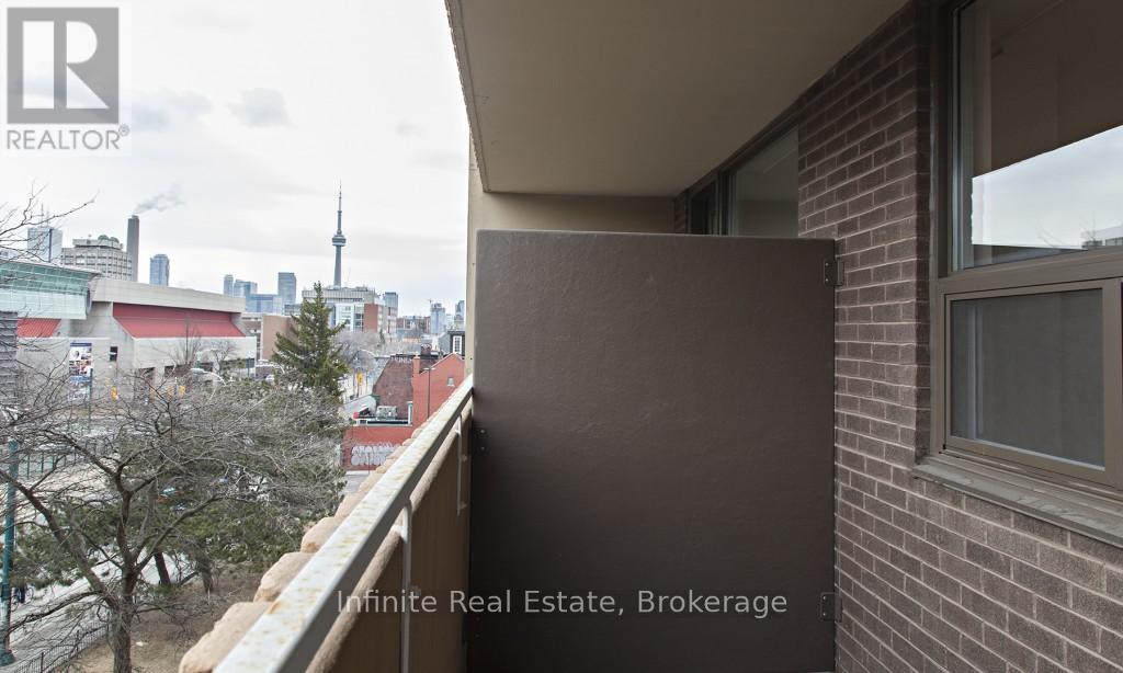 403 - 666 Spadina Avenue, Toronto, Ontario  M5S 2H8 - Photo 11 - C13532606