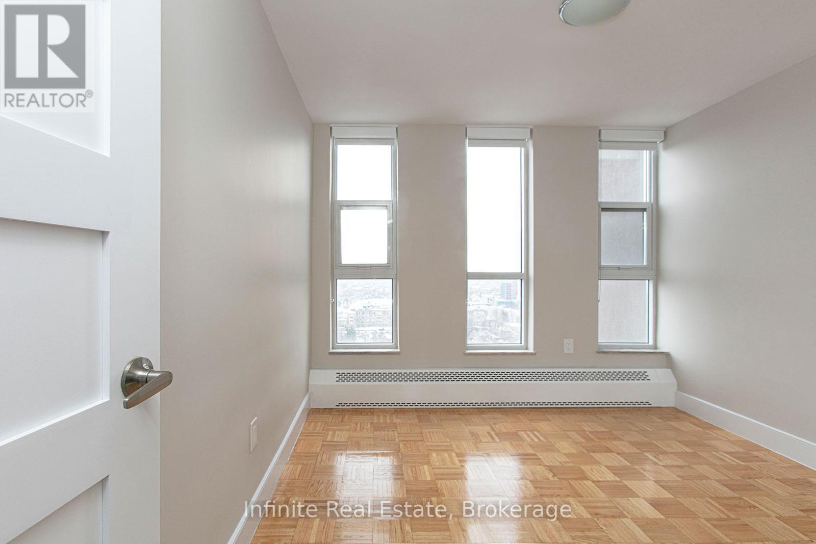 403 - 666 Spadina Avenue, Toronto, Ontario  M5S 2H8 - Photo 3 - C13532606