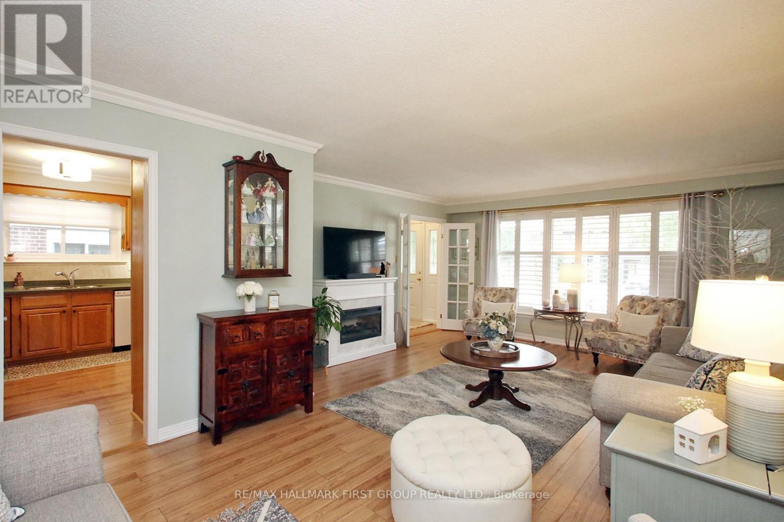 10 Calais Street, Whitby, Ontario  L1N 5M1 - Photo 3 - E13532736