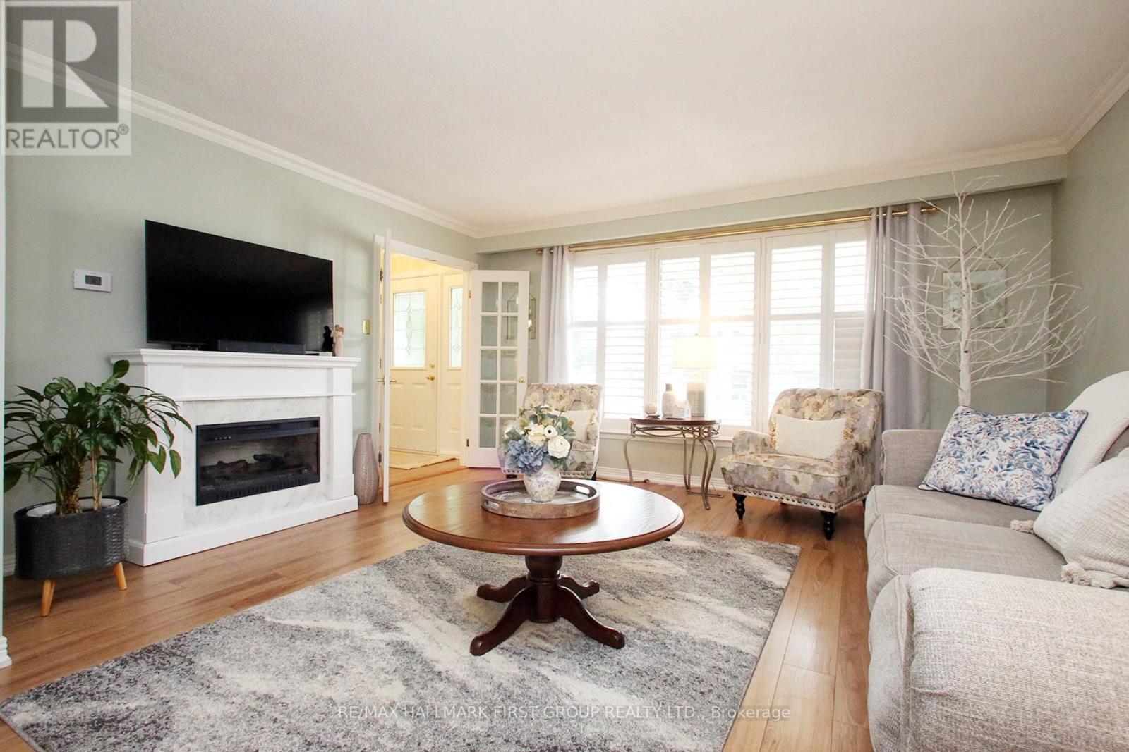 10 Calais Street, Whitby, Ontario  L1N 5M1 - Photo 5 - E13532736