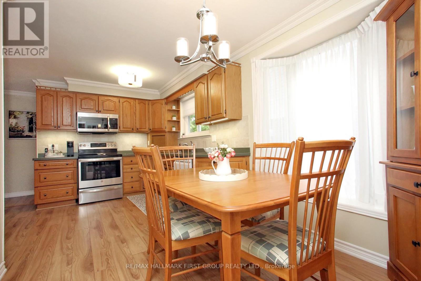 10 Calais Street, Whitby, Ontario  L1N 5M1 - Photo 8 - E13532736