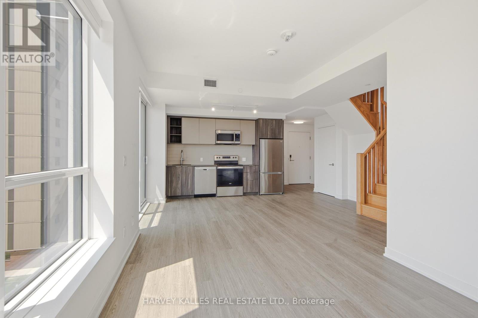 524 - 94 Eastdale Avenue, Toronto, Ontario  M4C 5A1 - Photo 2 - E13532774