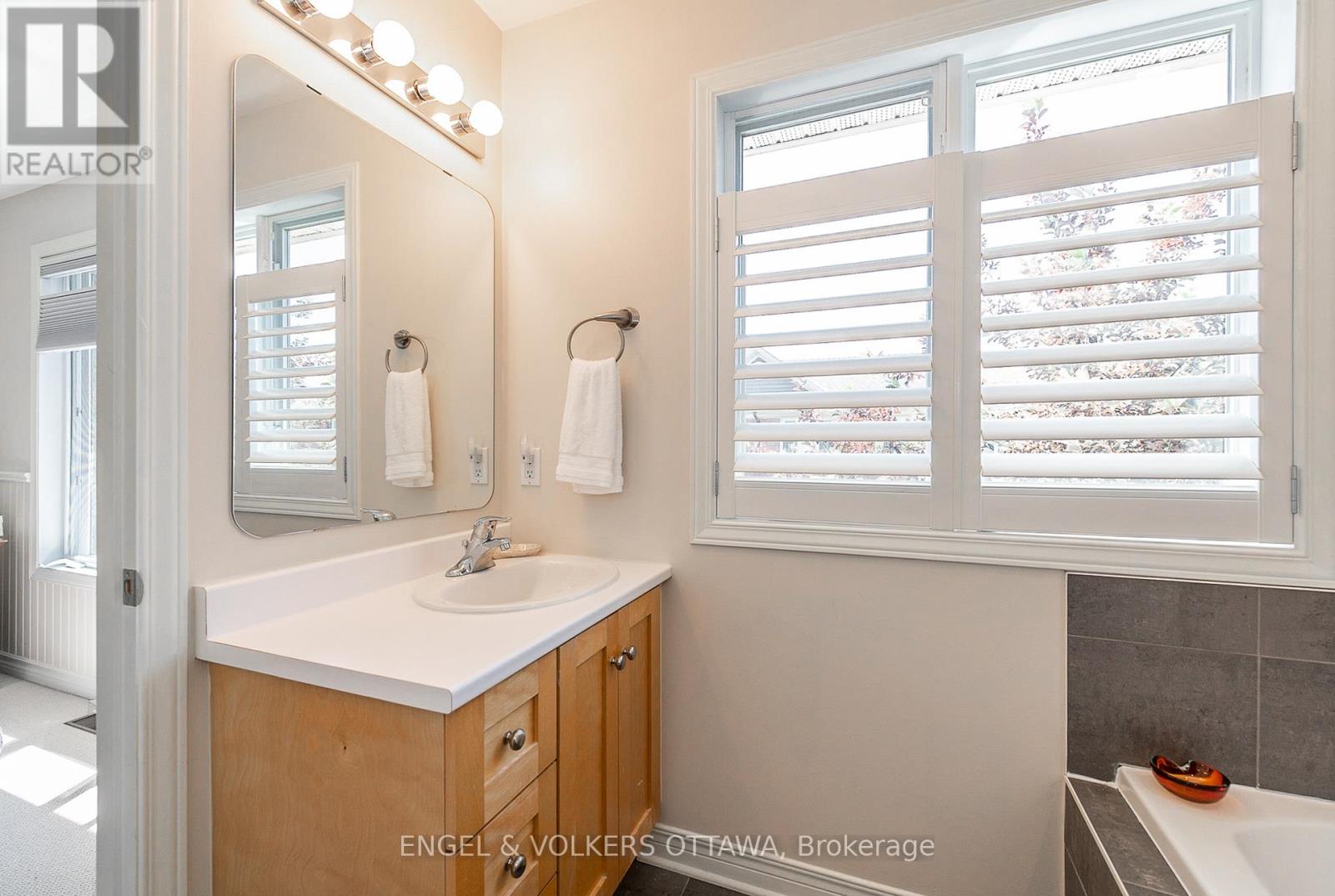 210 West Village Private, Ottawa, Ontario  K1Z 1E4 - Photo 28 - X13532500