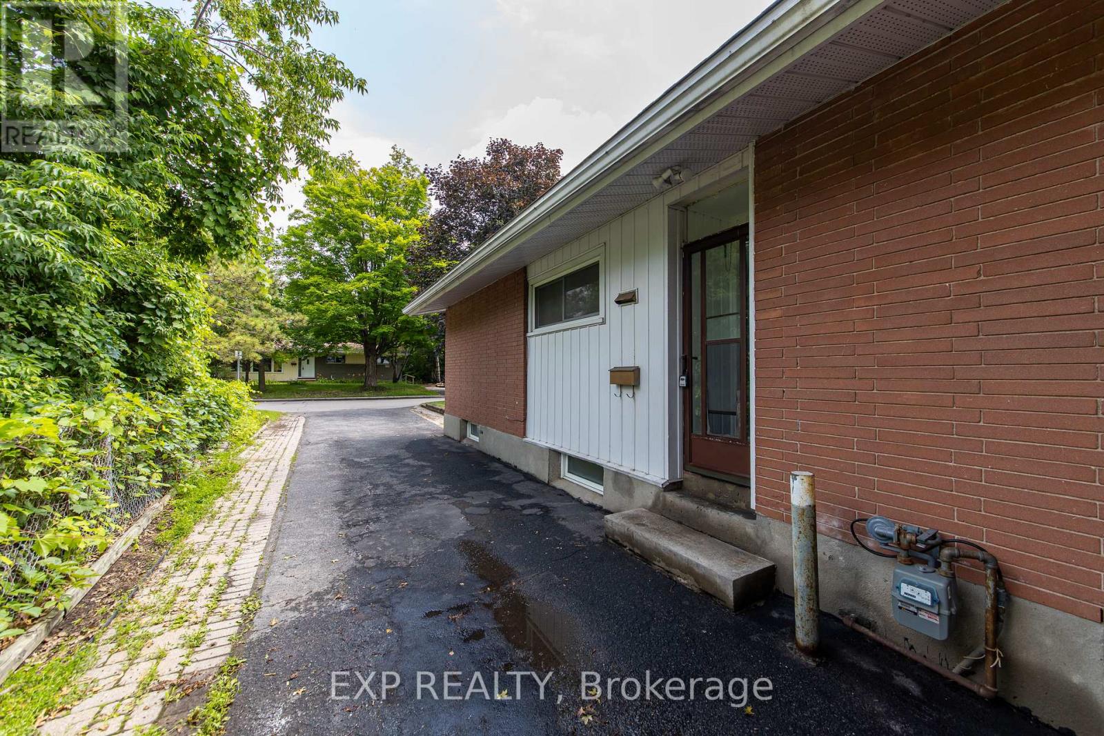 2097 Kingsley Road, Ottawa, Ontario K2C 2X6 - Photo 4 - X13532712