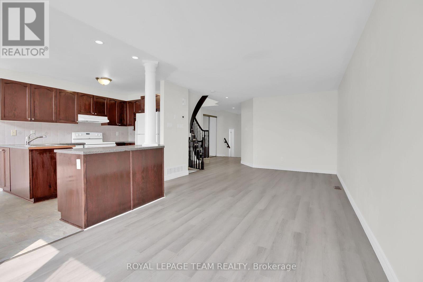 159 Tacom Circle, Ottawa, Ontario K2G 4R1 - Photo 3 - X13532816
