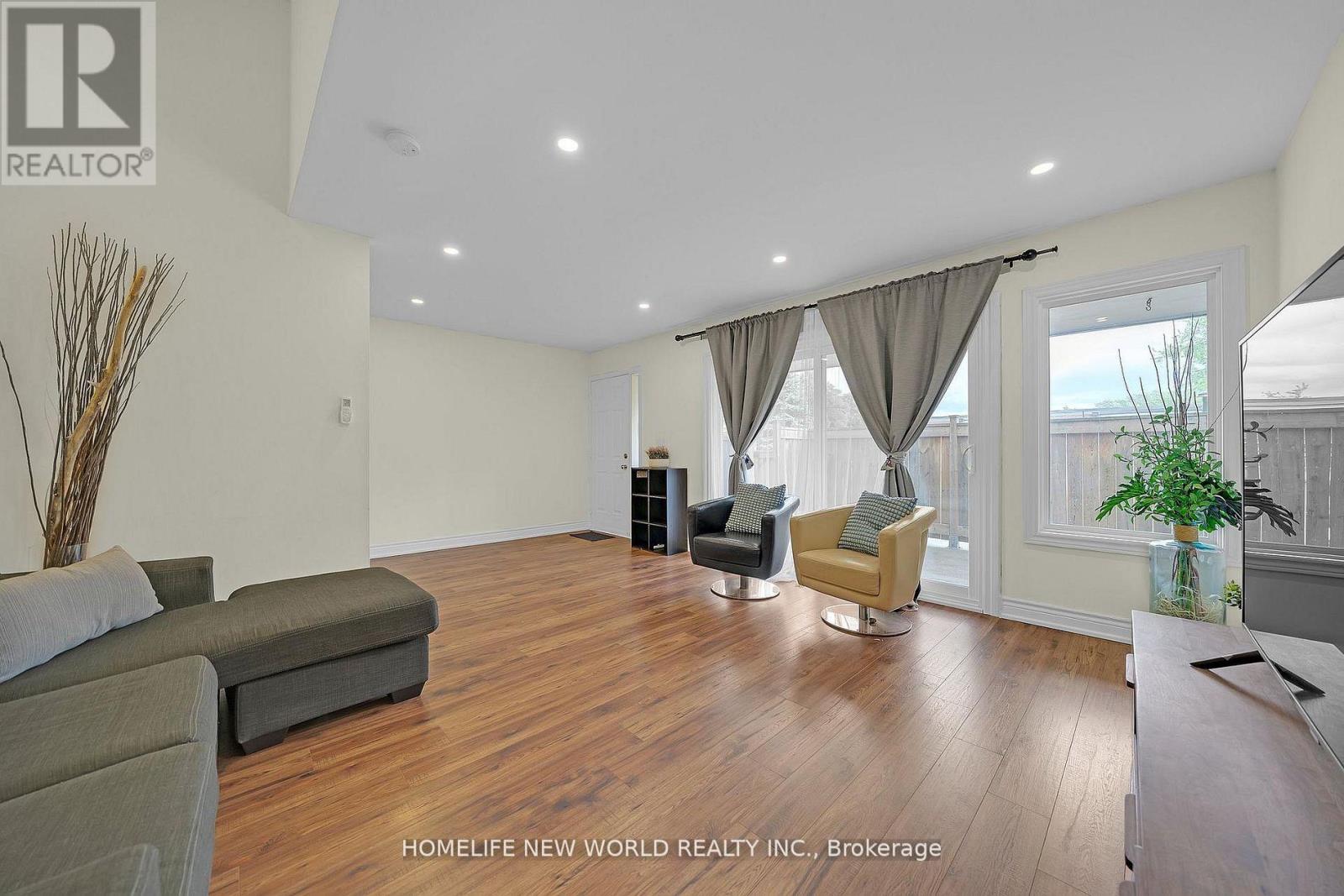 38 Springfair Avenue, Aurora, Ontario  L4G 3M2 - Photo 3 - N13532562