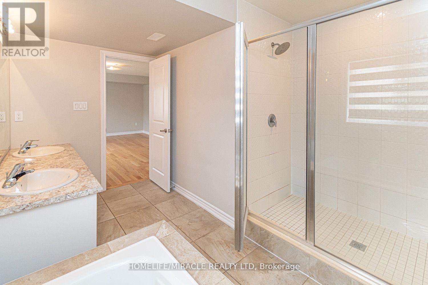 35 Bannister Road, Barrie, Ontario  L9J 0L5 - Photo 5 - S13532528