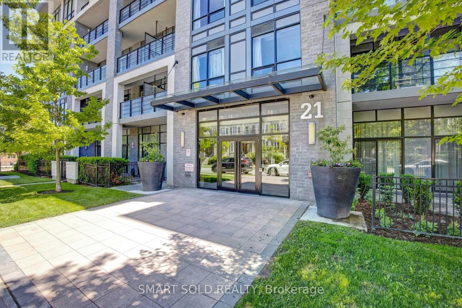 213 - 21 CLAIRTRELL ROAD, Toronto, Ontario
