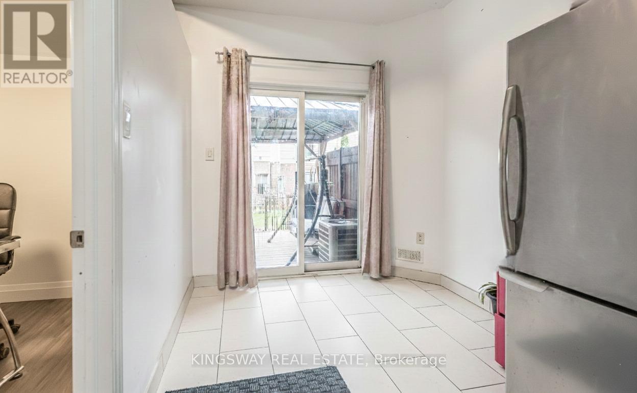6 - 280 Hillcrest Avenue, Mississauga, Ontario  L5B 4L3 - Photo 11 - W13532696