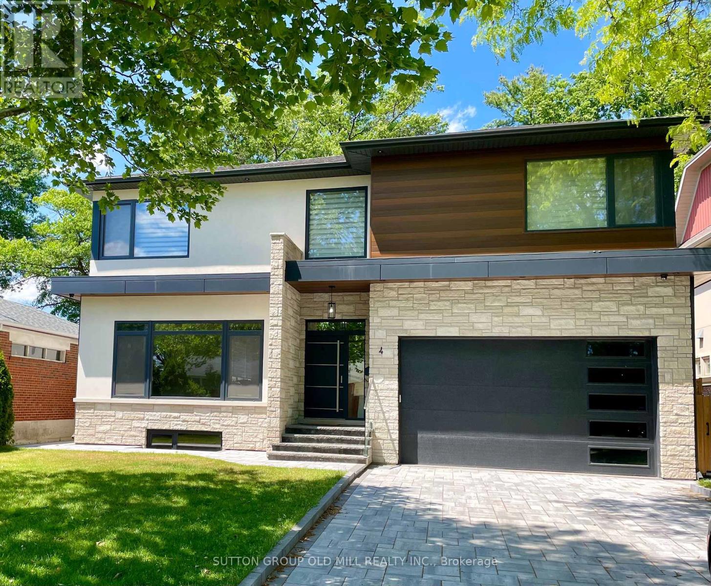 4 Leamington Avenue, Toronto, Ontario  M8Z 2W4 - Photo 1 - W13532780