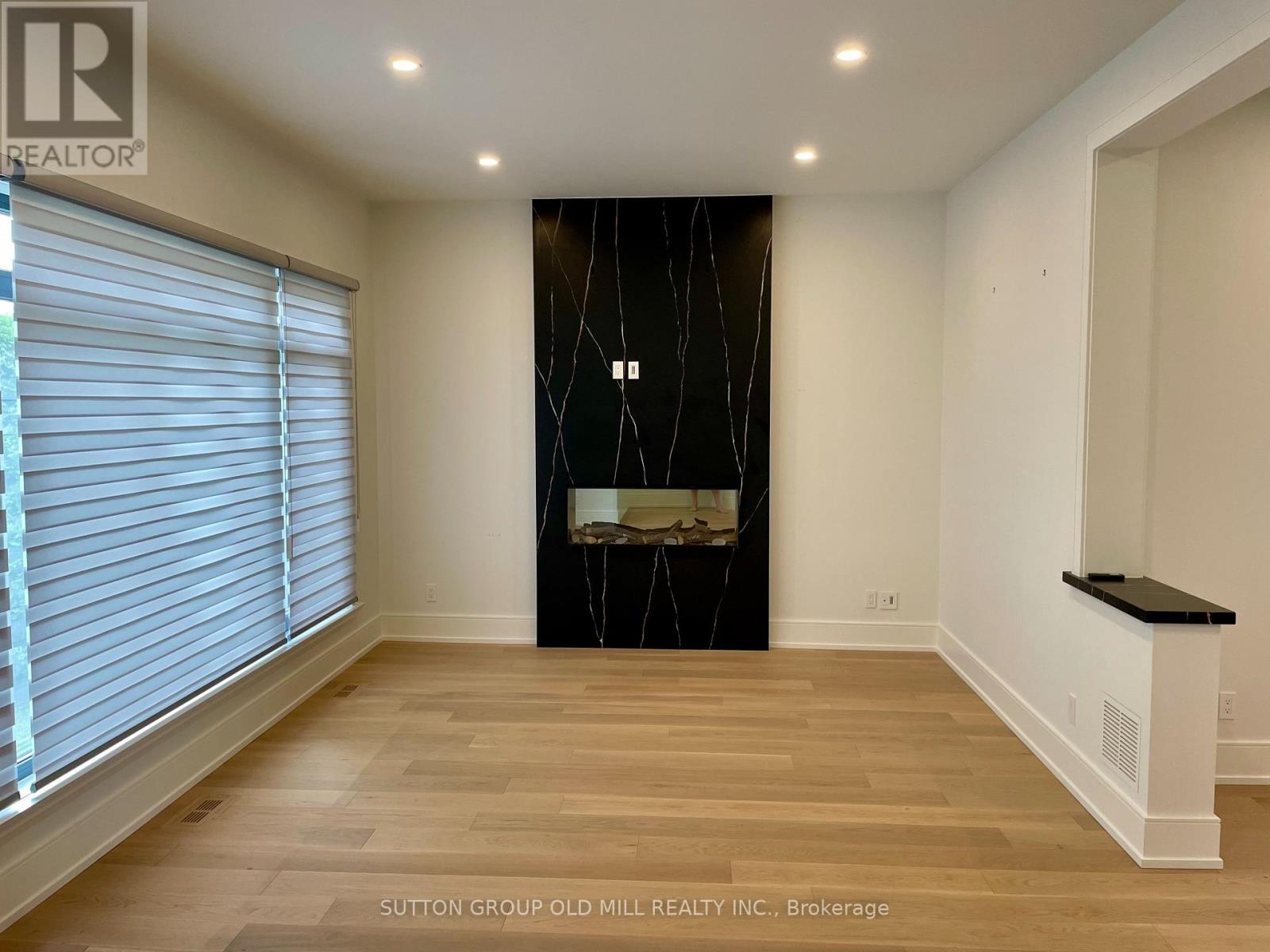 4 Leamington Avenue, Toronto, Ontario  M8Z 2W4 - Photo 13 - W13532780