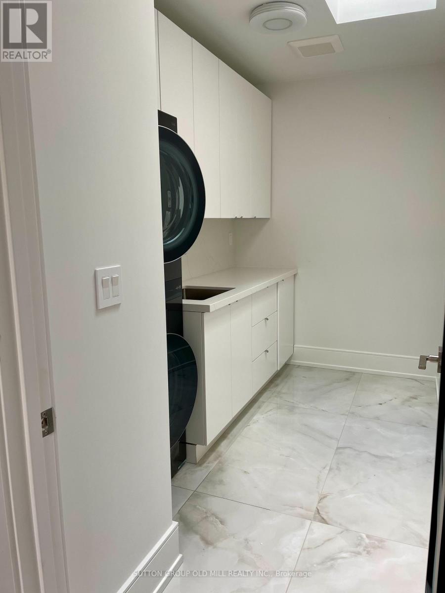 4 Leamington Avenue, Toronto, Ontario  M8Z 2W4 - Photo 15 - W13532780