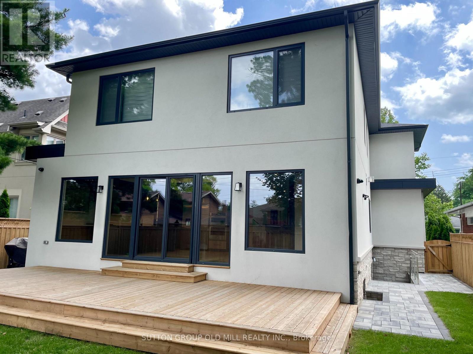 4 Leamington Avenue, Toronto, Ontario  M8Z 2W4 - Photo 3 - W13532780