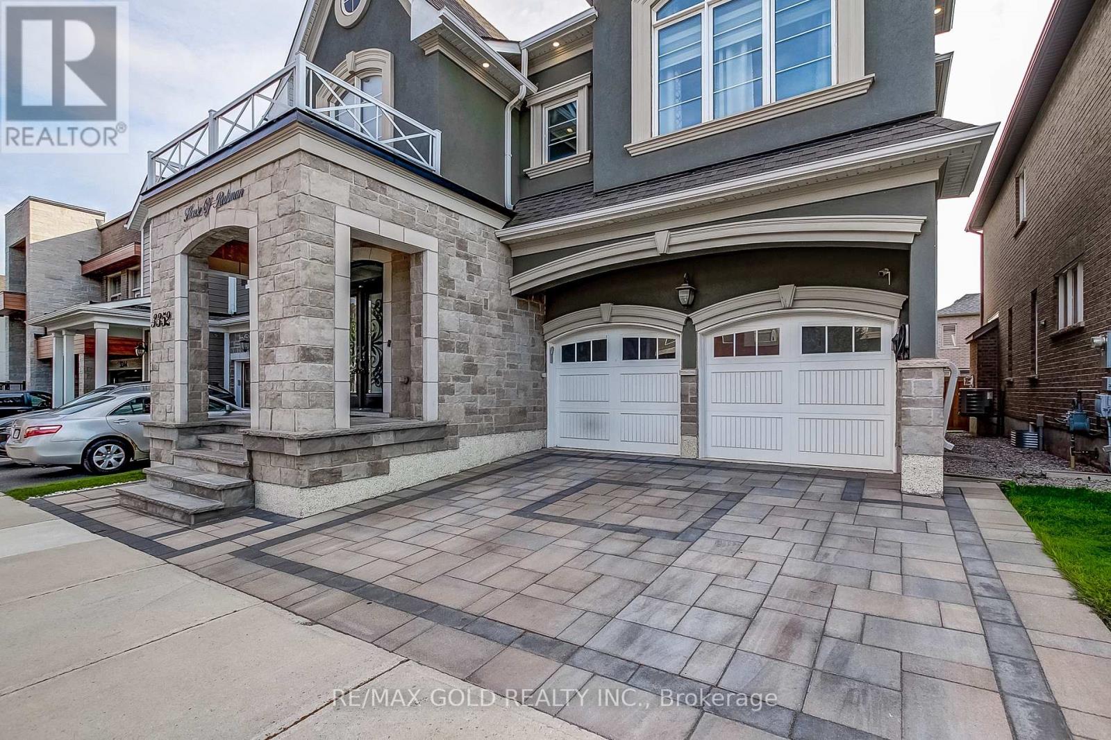 3352 Vernon Powell Drive, Oakville, Ontario  L6H 0Y4 - Photo 3 - W13532802
