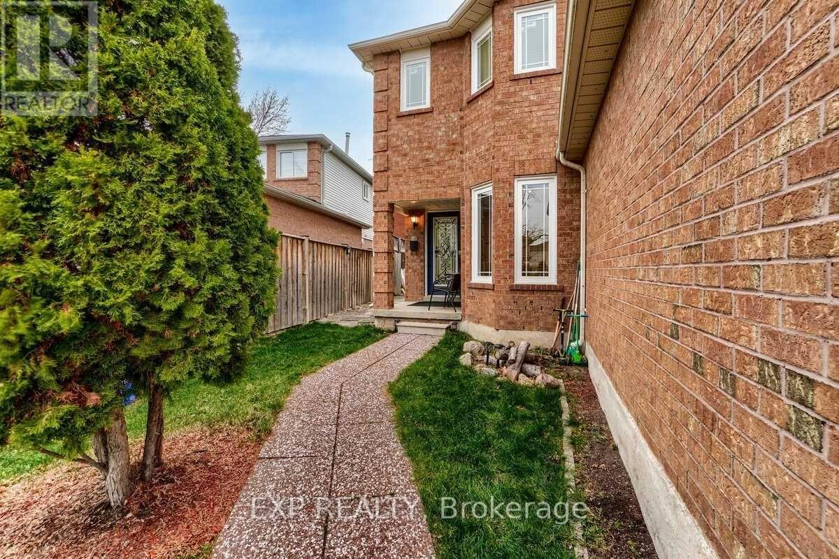 Main & Upper Floor - 6261 Prairie Circle, Mississauga, Ontario L5N 5Y9 - Photo 31 - W13532834
