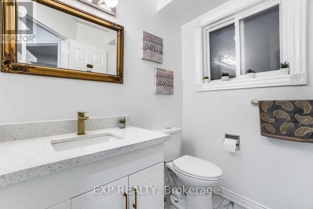 Main & Upper Floor - 6261 Prairie Circle, Mississauga, Ontario L5N 5Y9 - Photo 9 - W13532834