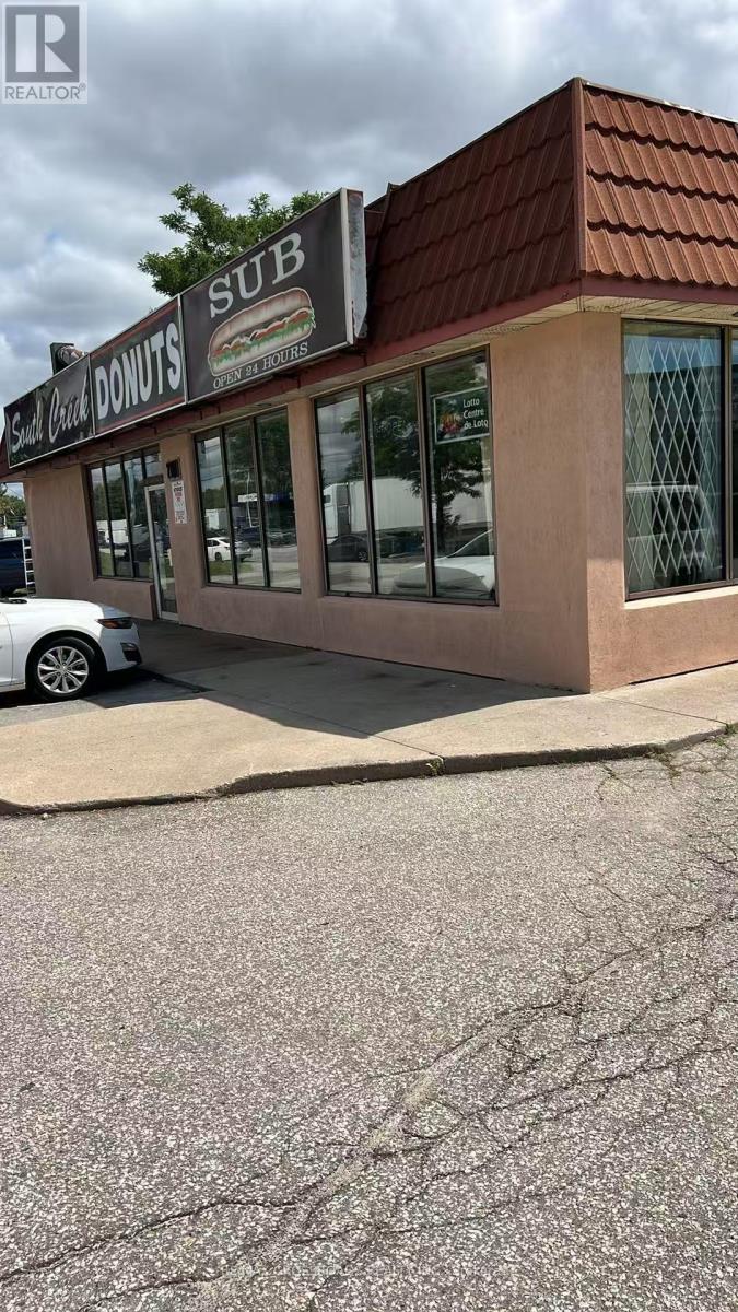 2100 Dundas Street E, Mississauga, Ontario  L4X 1L9 - Photo 4 - W13528736
